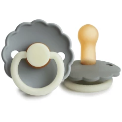 FRIGG Nachtschnuller Daisy French Gray Night/Portobello 6-18 Monate