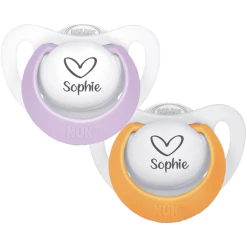 Schnullireich Schnuller Mit Namen / Namensschnuller NUK Genius Herz – 2er Set (Mädchen) Weiß -Nip-Family shop schnullireich schnuller mit namen namensschnuller nuk genius herz 2er set maedchen weiss a405651 2
